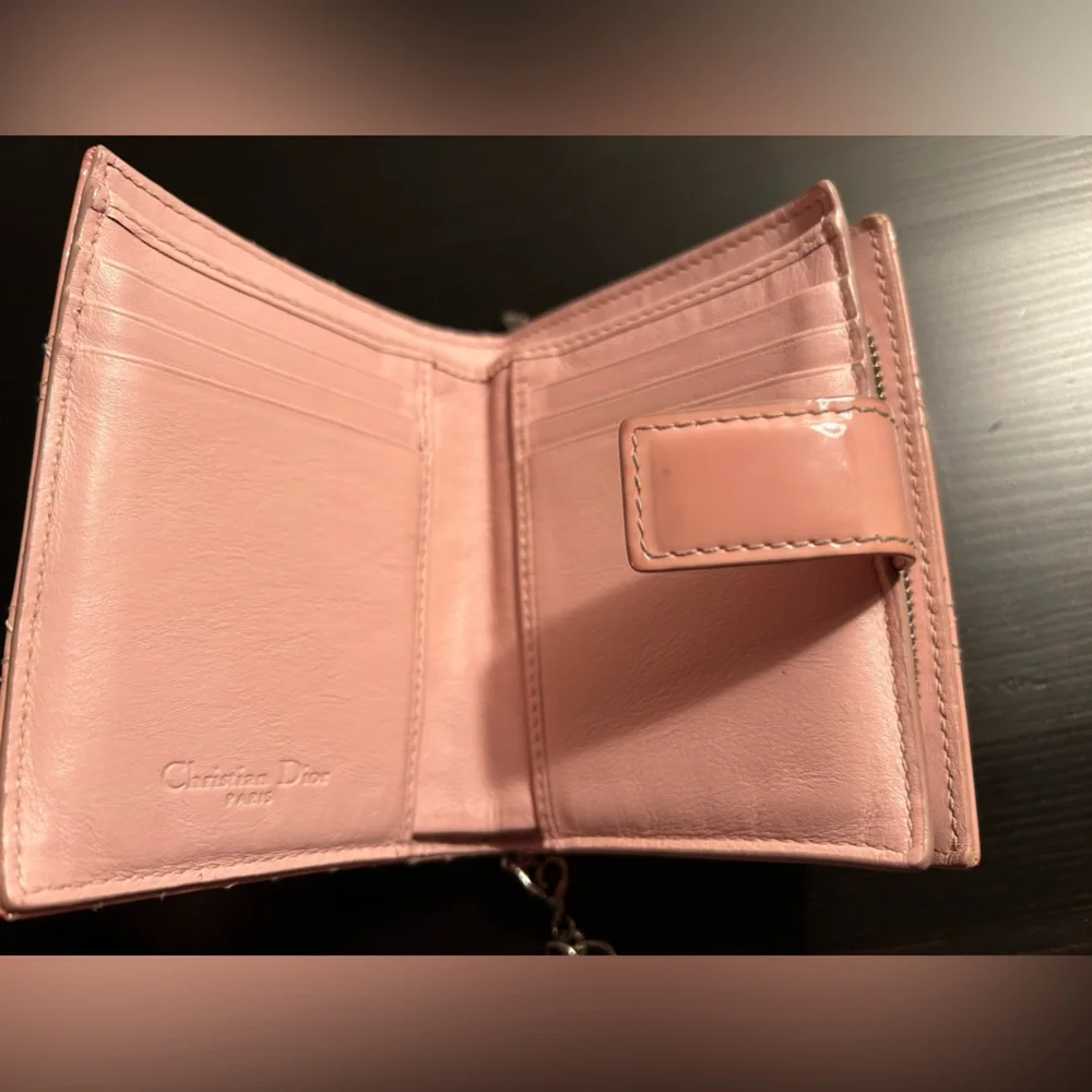 CHRISTIAN DIOR Patent Cannage Lady Dior Eden Wallet Rose Clair